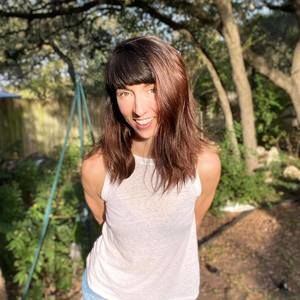 Meet your Posher, Carissa